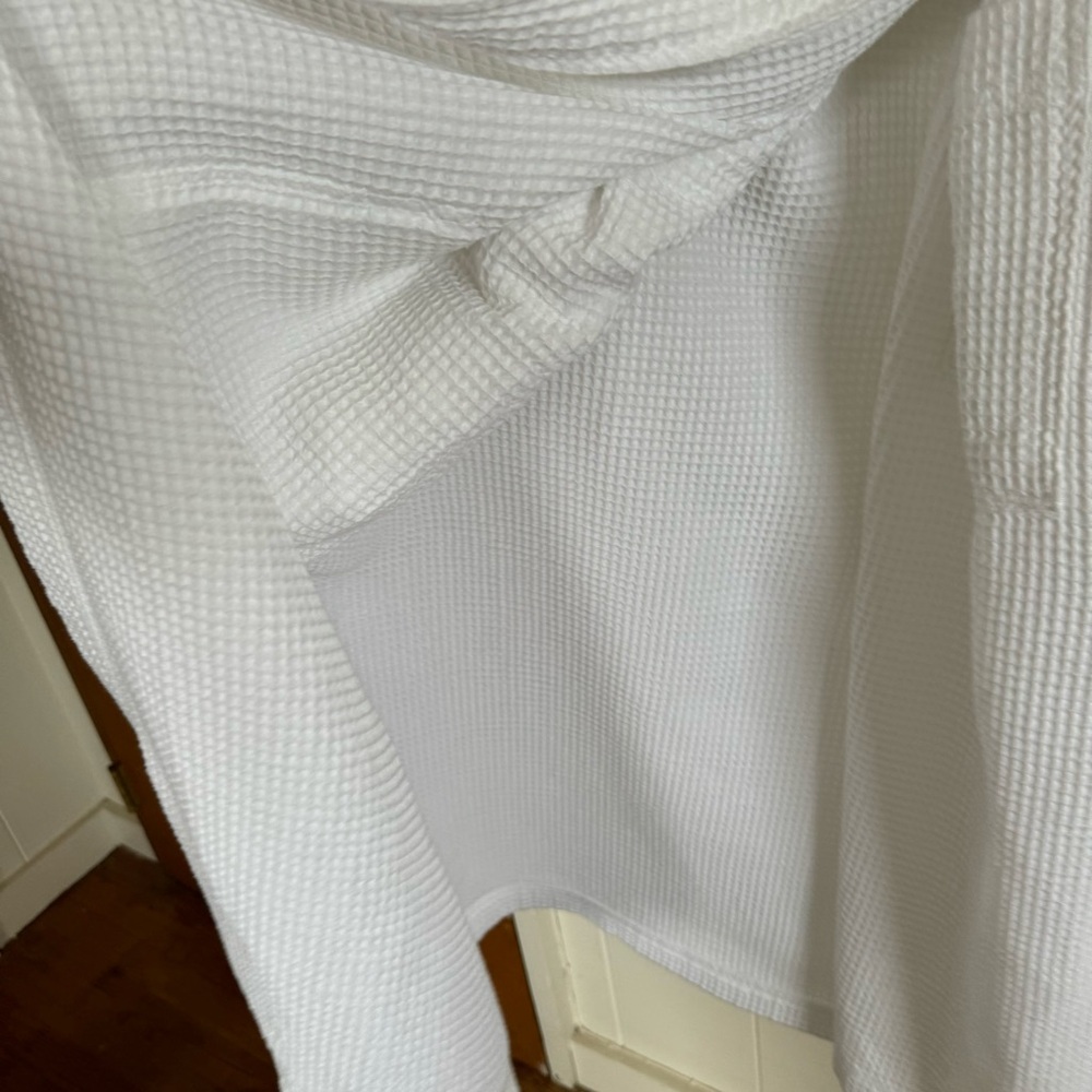 White Bath Robe OS - Picture 3 of 5